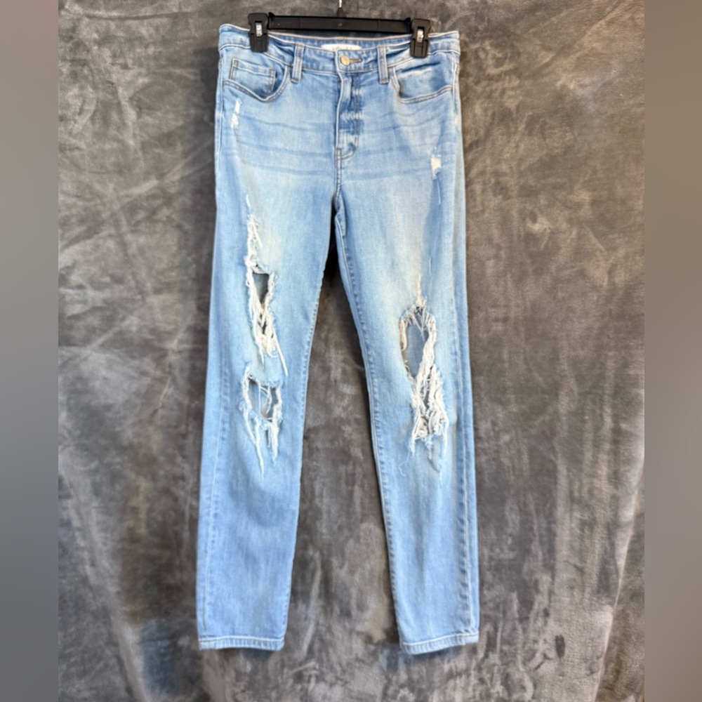 Light Wash Skinny Jeans with Distressed Knees